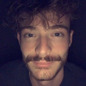 Meet your Posher, Avery